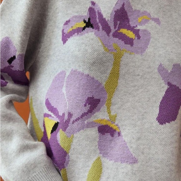 MOTF | Floral Sweater - Picture 4 of 12